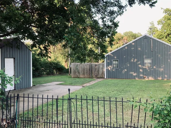 102 W Cypress St, Cushing, OK 74023