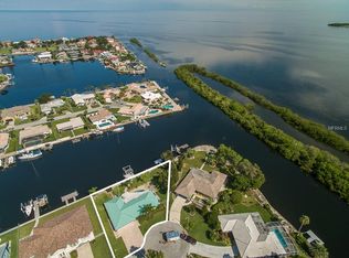 5601 Leeward Ln, New Port Richey, FL 34652