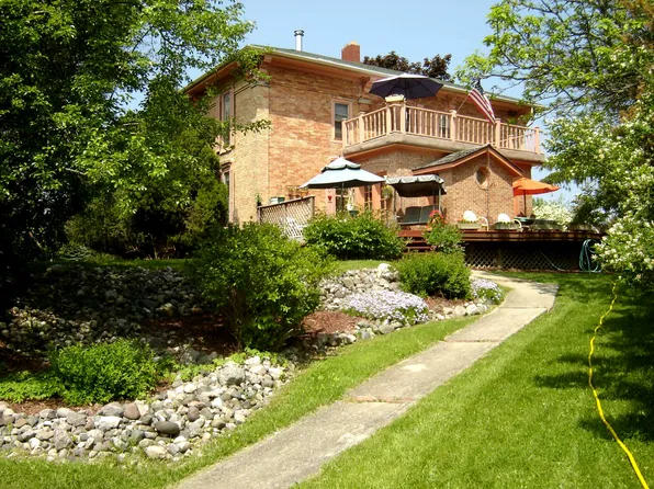 6340 Hartel Rd, Potterville, MI 48876