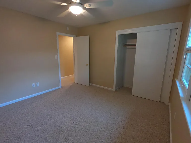 5830 Perry Ln — Photo 39