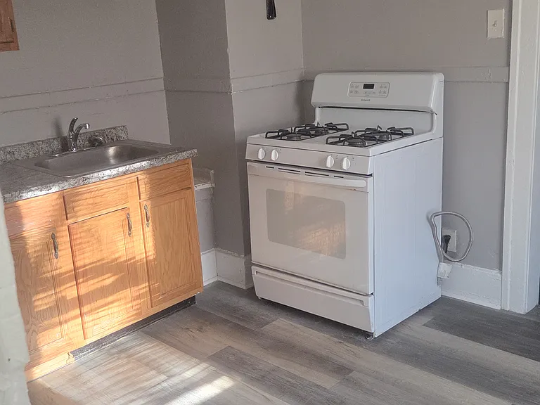9421 Ravenswood St #2 — Photo 10