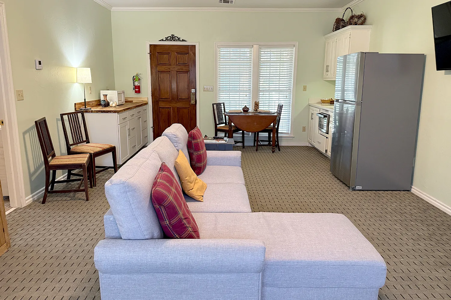1 bed, 963 sqft, $2,000 — Photo 3