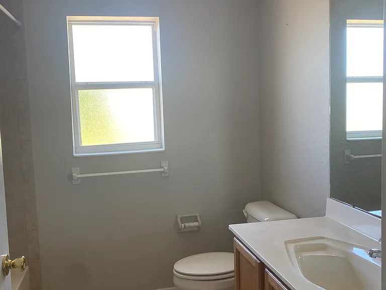 4492 Adelaide Ave — Photo 2