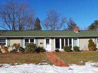 51 Duchess St, Warwick, RI 02886