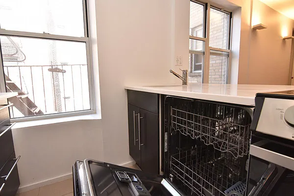 Rented by Bohemia Realty Group | media 11