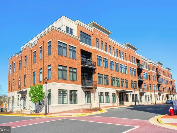 2 Stationmaster St SE APT 402, Leesburg, VA 20175