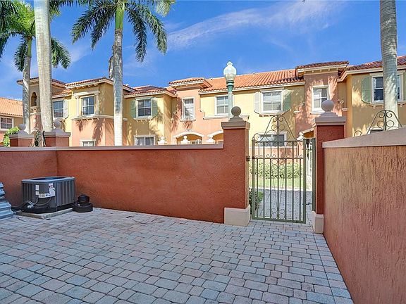 4th image of 10661 SW 8th Street