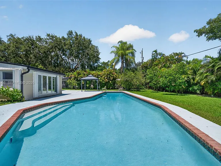 12935 SW 81st Ave — Photo 4