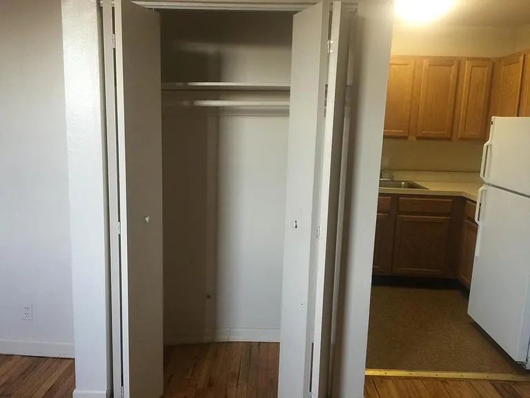 564 Jersey Ave #4 — Photo 5