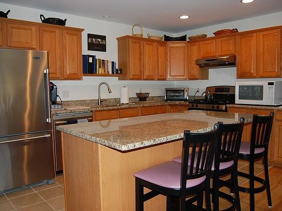 4th image of 117 Hillside Village Dr