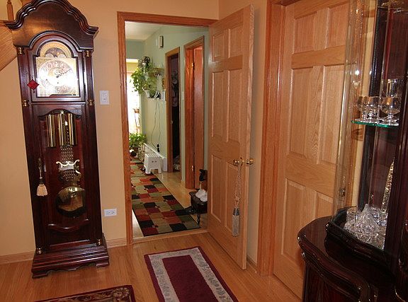5th image of 2931 N 77th Ave