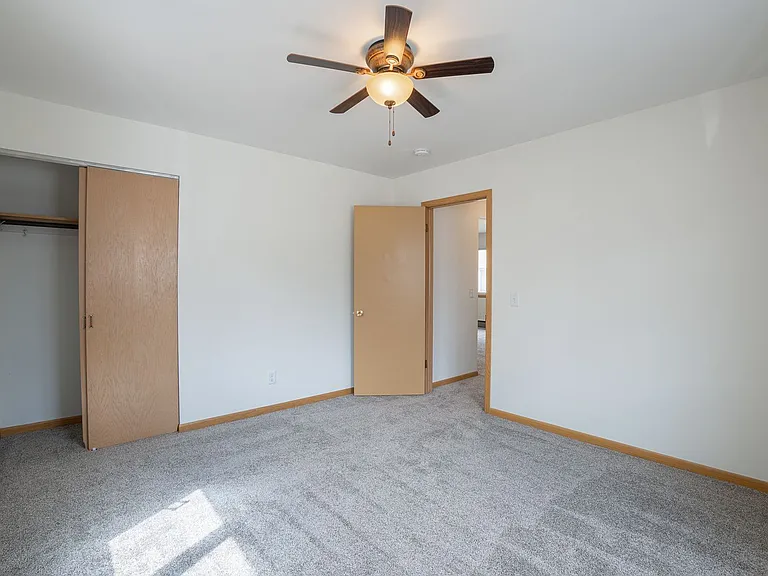 2411 Brentwood Pkwy — Photo 10