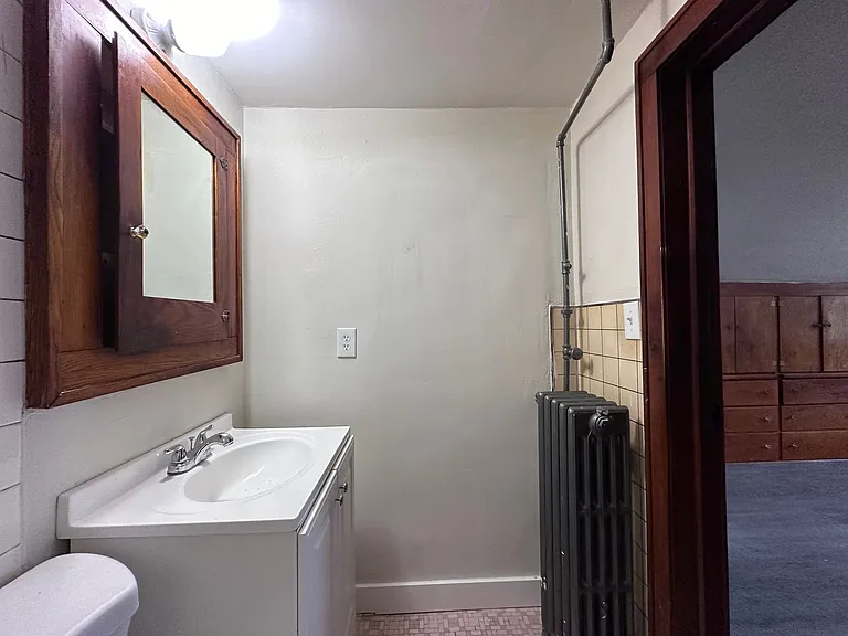 822 Pine St — Photo 16