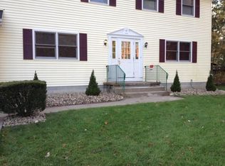 7 Shafer Dr, Halfmoon, NY 12065