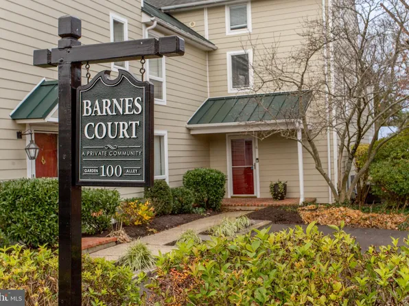 4 Barnes Ct, Doylestown, PA 18901