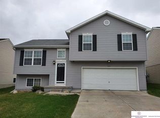 8017 N 146th St, Bennington, NE 68007