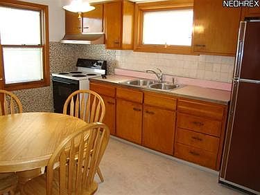 4th image of 15592 Muskingum Blvd