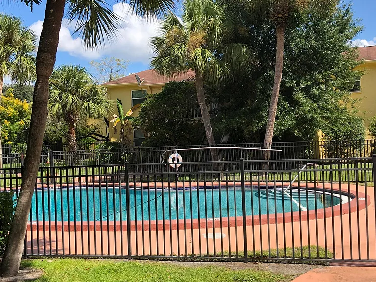 7501 Gallineta Dr #7501 — Photo 16