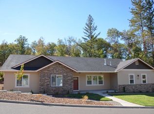 1582 SE Rosemary Ln, Grants Pass, OR
