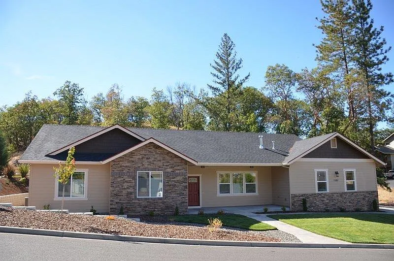 1582 SE Rosemary Ln photo 1
