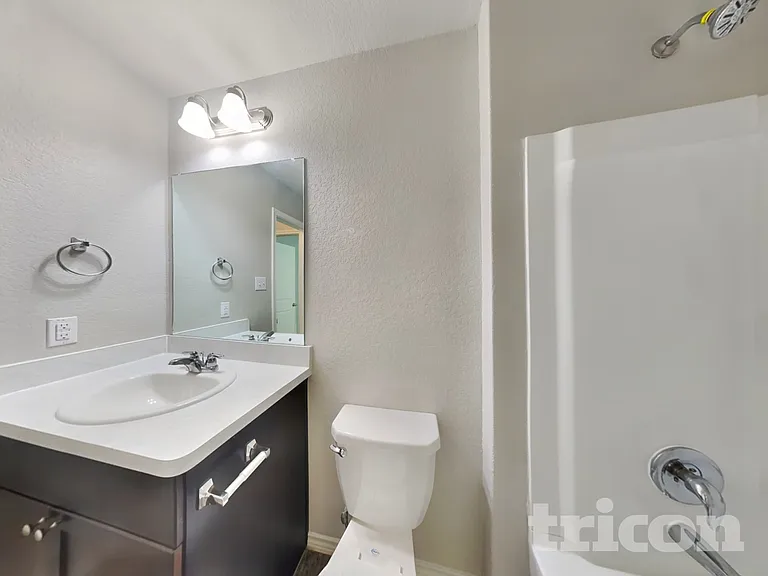 5306 Everett Loop — Photo 13