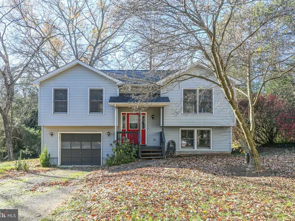 413 Lakeview Pkwy, Locust Grove, VA 22508