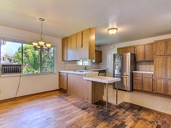 3rd image of 1259 Daphne Dr