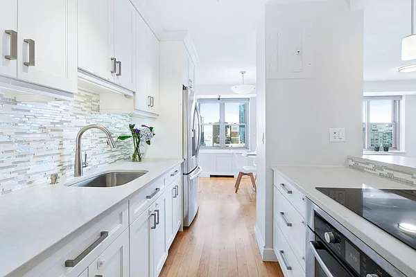 Sold by Compass | media 21