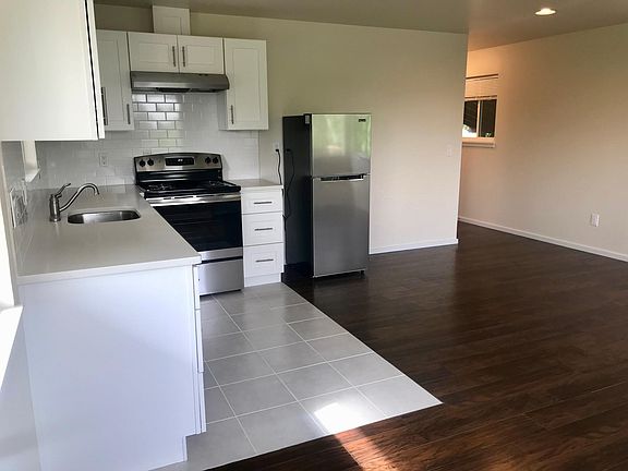 3rd image of 10075 Des Moines Memorial Dr S APT 7