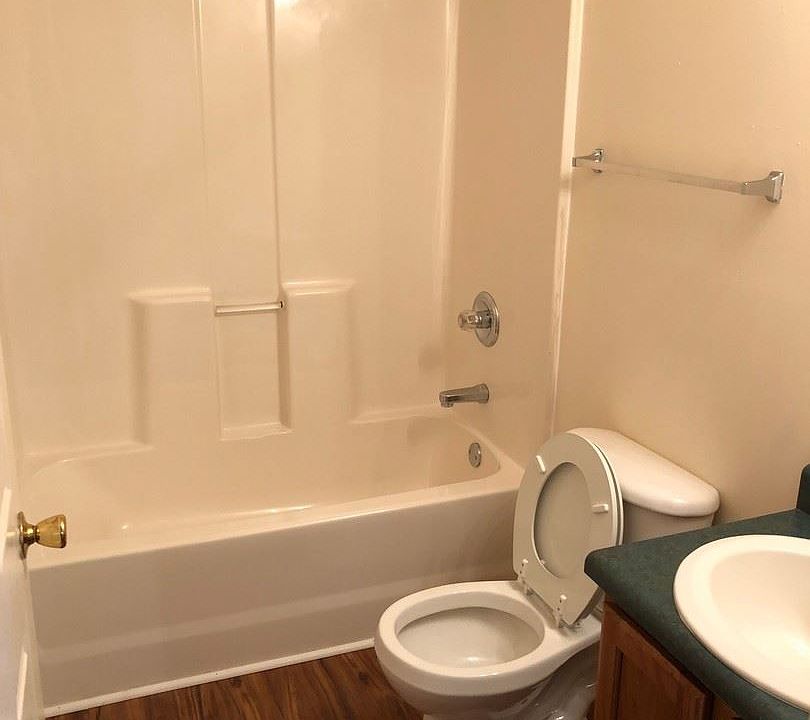2nd image of 228 Pinnacle Ct #228
