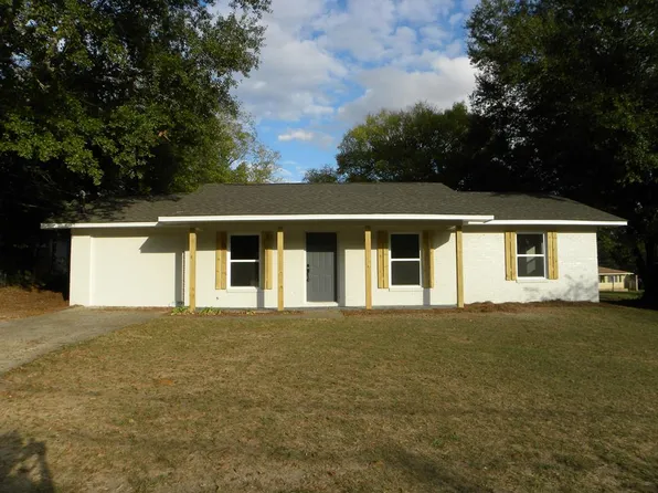 303 Green Village Rd, Ozark, AL 36360