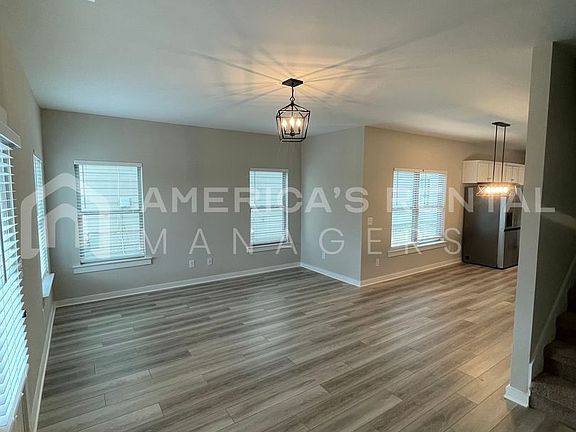 4th image of 2116 Ellsworth Loop Rd