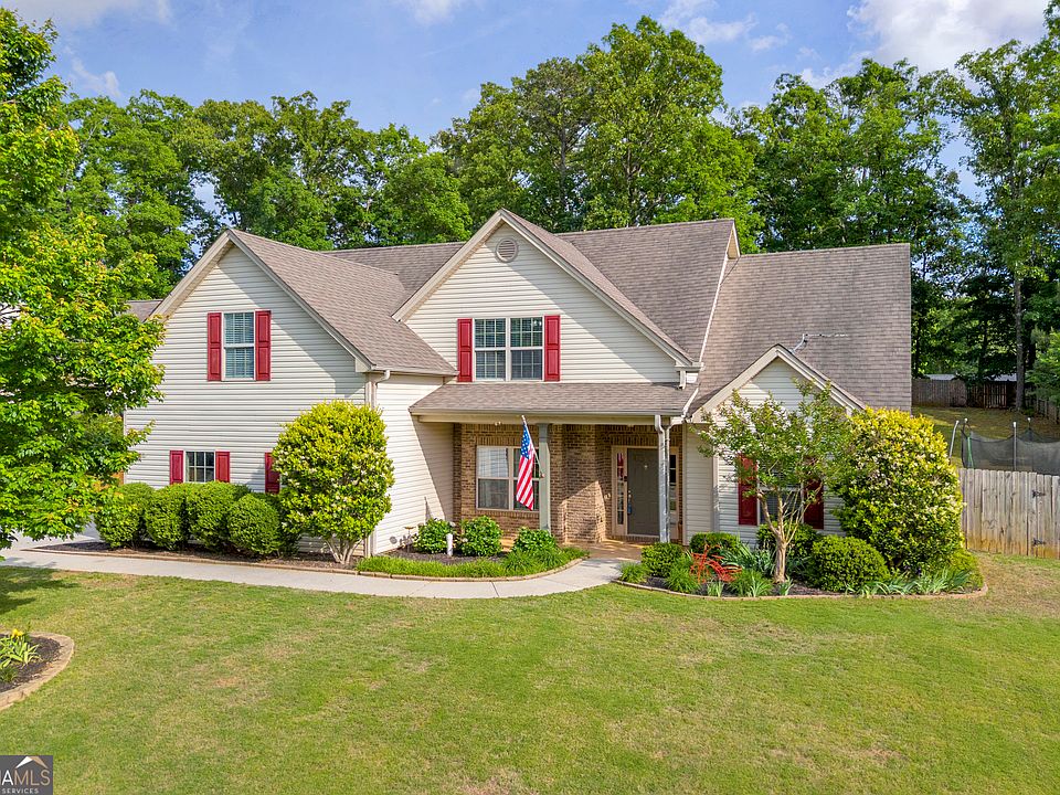1st image of 141 Cypress Dr