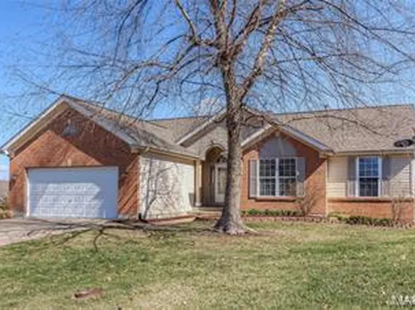911 Valse Ct, Lake Saint Louis, MO 63367