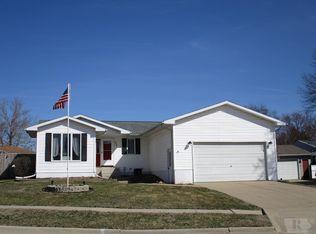 2832 Le Sylvia St, Burlington, IA