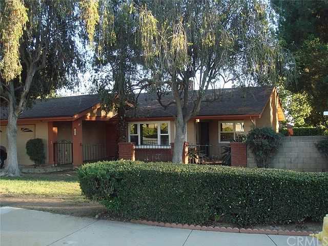 1st image of 102 Smith Dr
