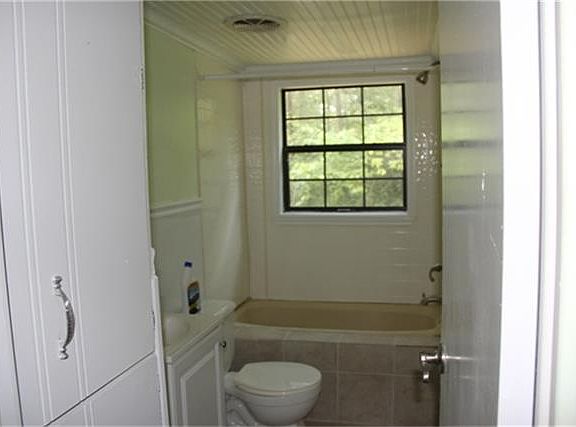 5th image of 15715 Forest Dr
