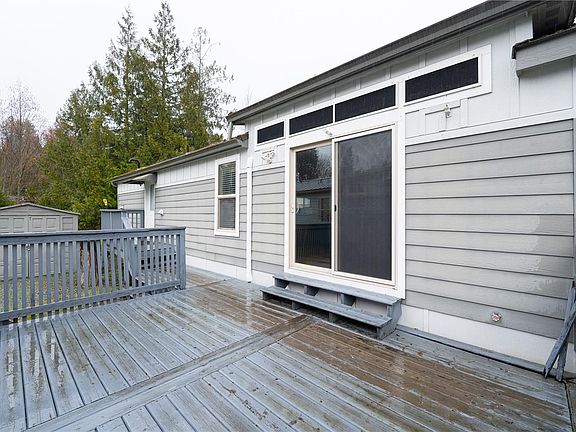 2nd image of 3042 River Rd #256