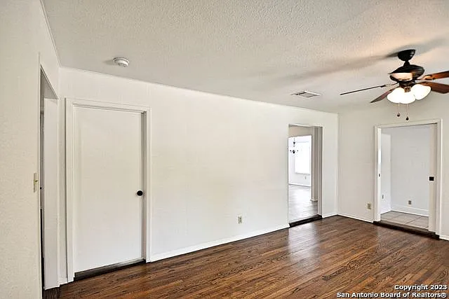 520 Avenue A — Photo 10
