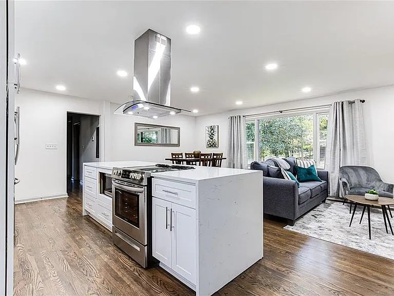 1300 Wichita Dr SW — Photo 2