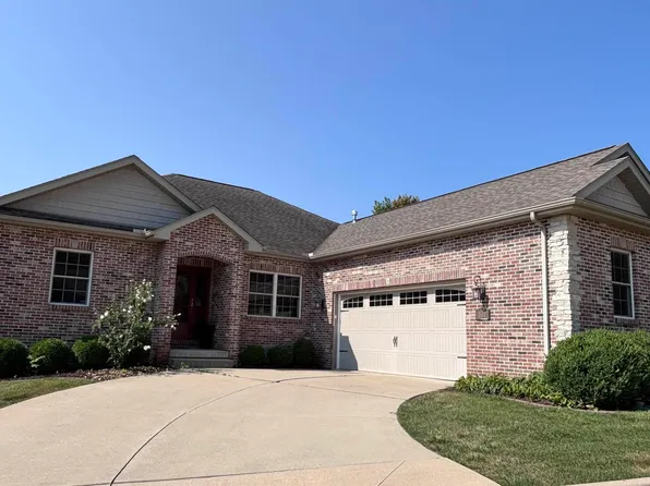 2612 W Lake Pointe Ter, Peoria, IL 61614