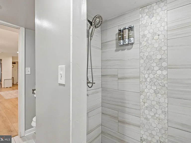7002 Cedar Park Ave — Photo 17