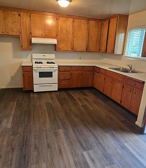 345 Vine St — Photo 1
