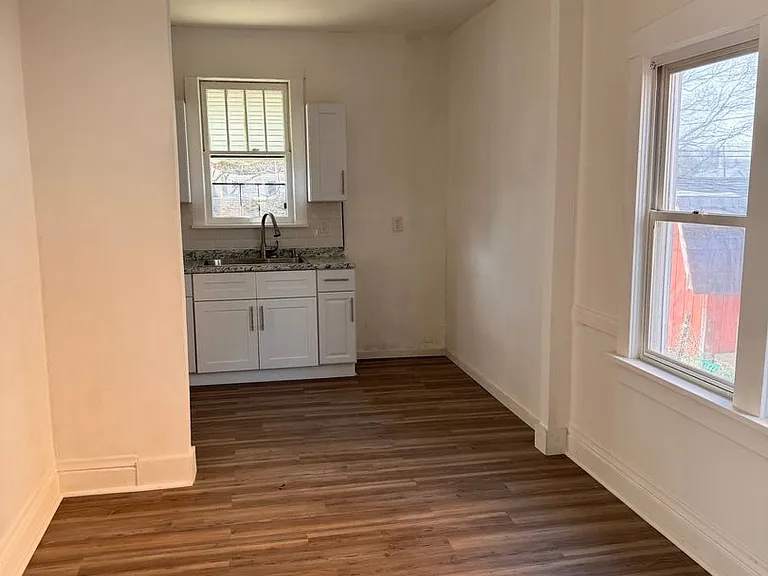 534 S Oakland Ave — Photo 4