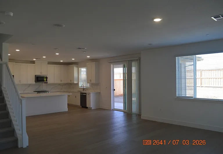 228 W Volta St — Photo 7