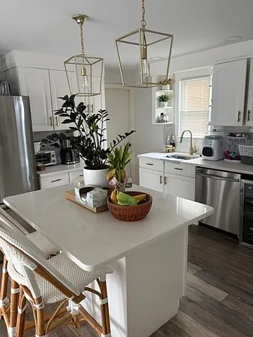 2 bed, 1.0 bath, 1100 sqft, $2,500 — Photo 2