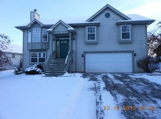 134 Pembroke Rd SW, Poplar Grove, IL 61065