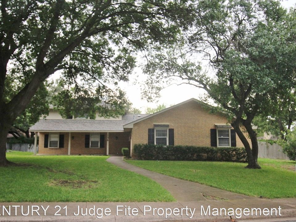 1st image of 136 Mantlebrook Dr