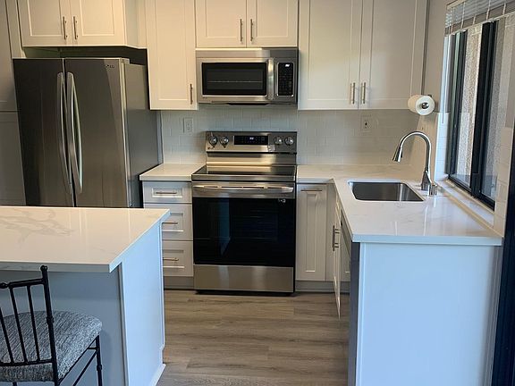 2nd image of 7838 Cowles Mountain Ct Unit C36