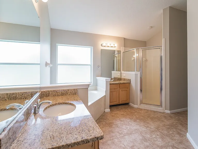 3243 Wandering Oaks Dr — Photo 11